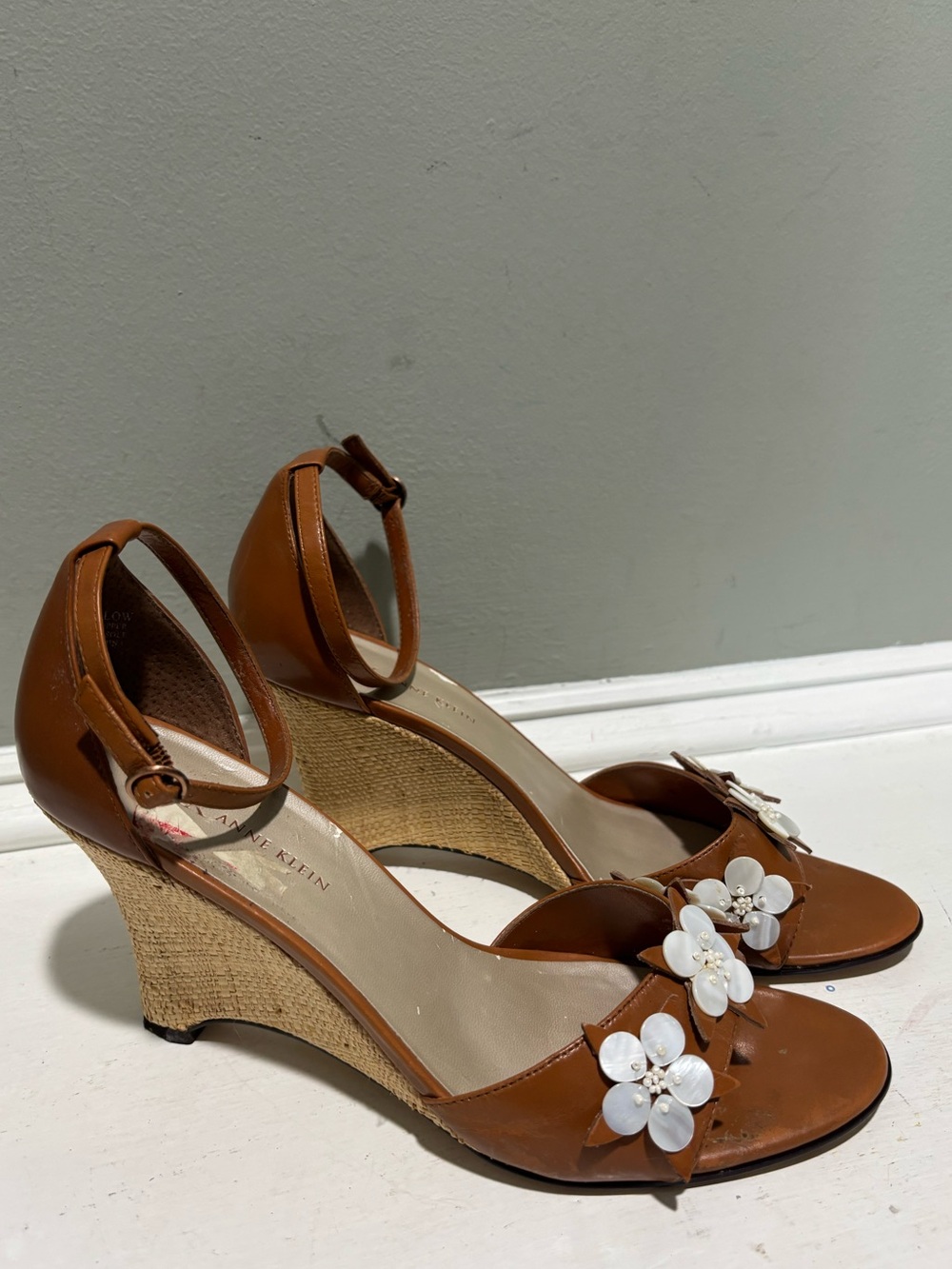 Anne Klein Tan Wedge Sandals with White Floral Detail-size 9